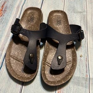 385 Fifth ladies‎ sandals